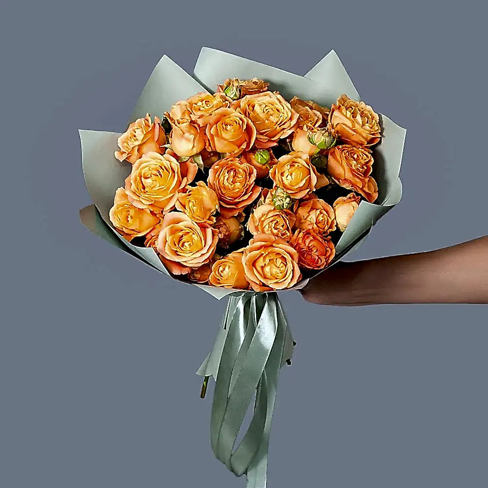 монобукет 9 кустовых роз "apricot lace"  в упаковке 